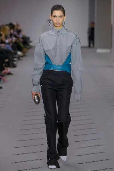 Look 14